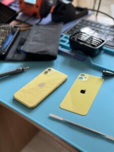 téléphone, smartphone, électronique, réparation, iphone 11, jaune