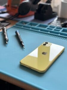 téléphone, smartphone, électronique, réparation, iphone 11, jaune